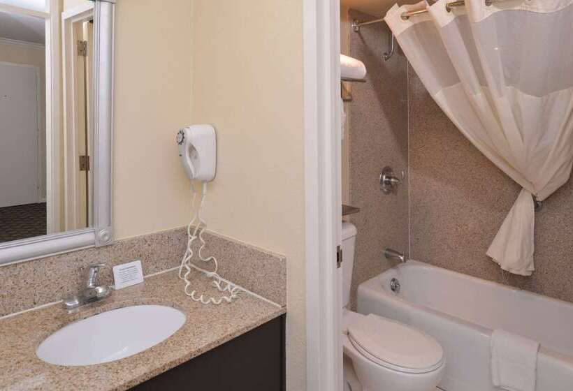 فندق Quality Inn & Suites Montebello   Los Angeles