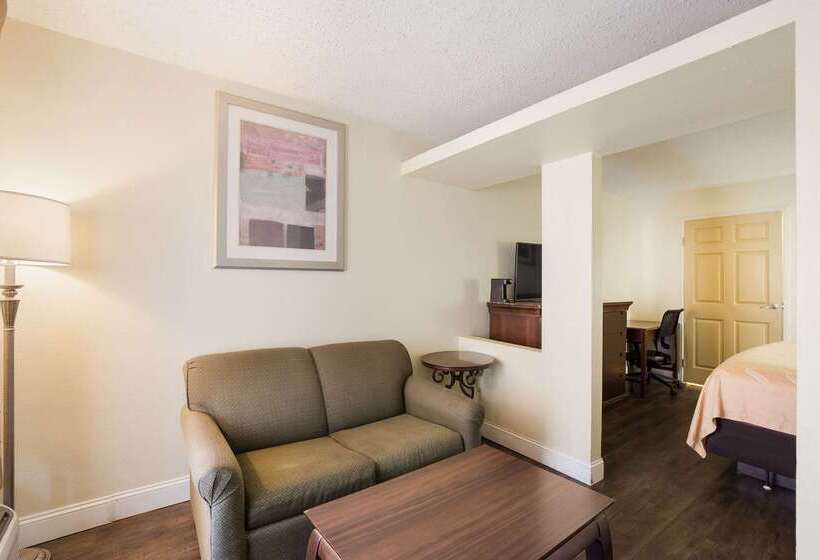 호텔 Quality Inn & Suites Conference Center Statesboro Historic District