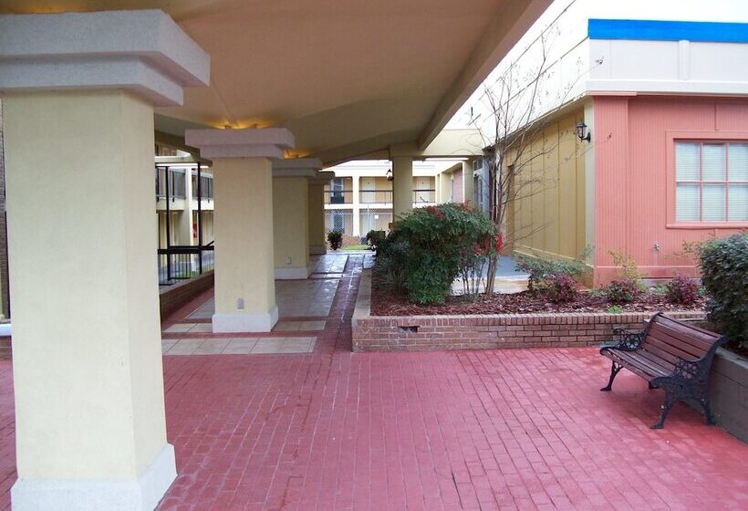 호텔 Quality Inn & Suites Conference Center Statesboro Historic District