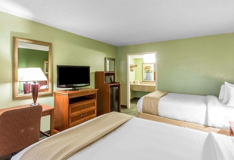 호텔 Quality Inn & Suites