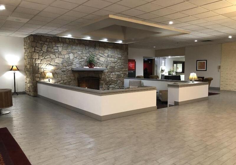 ホテル Ramada By Wyndham Clarion