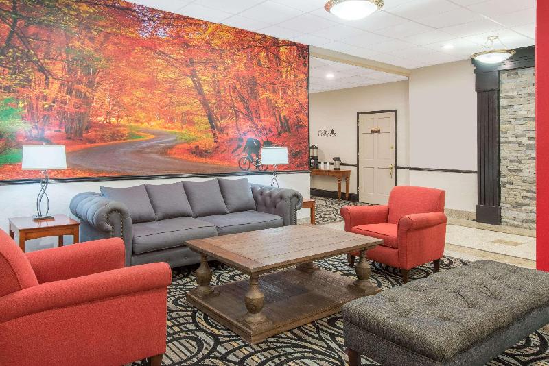 فندق Ramada By Wyndham Cumberland Downtown