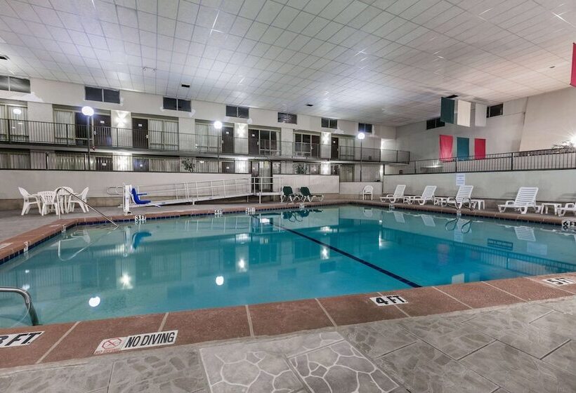 هتل Ramada By Wyndham Odessa Near University Of Texas Permian