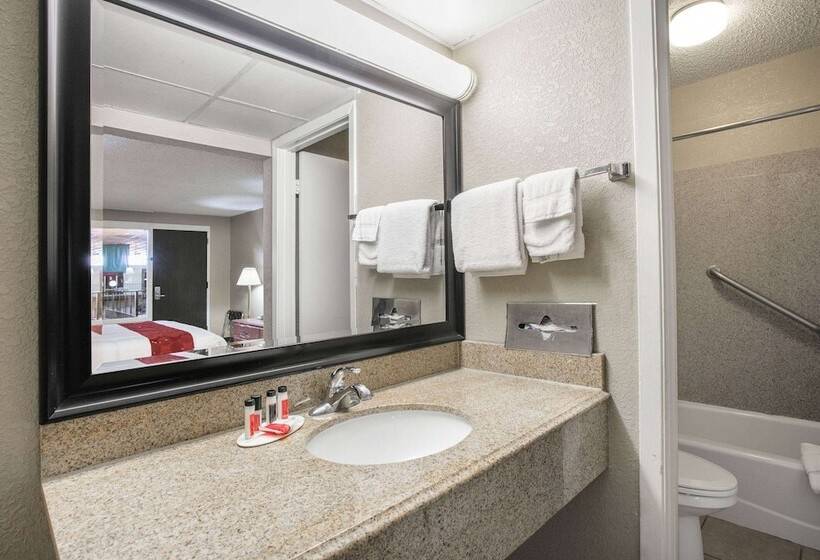 هتل Ramada By Wyndham Odessa Near University Of Texas Permian