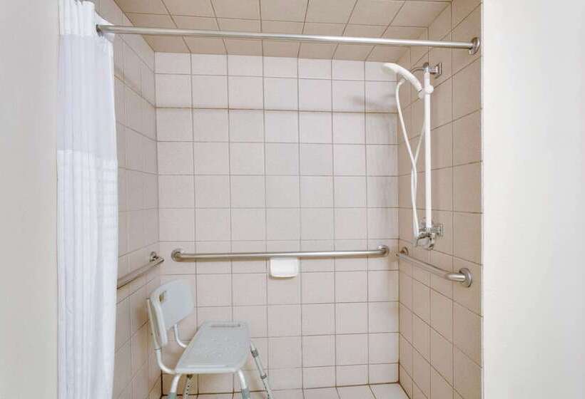 בית מלון כפרי Ramada By Wyndham Provo