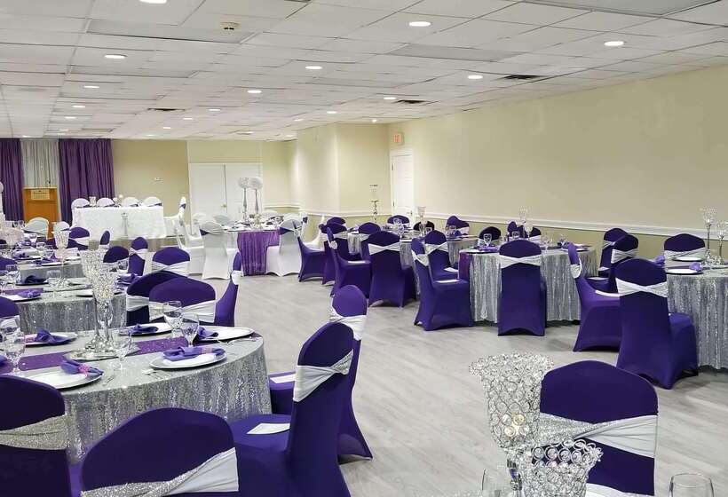 هتل Ramada By Wyndham & Suites Warner Robins