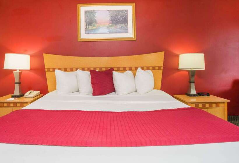 هتل Ramada By Wyndham & Suites Warner Robins