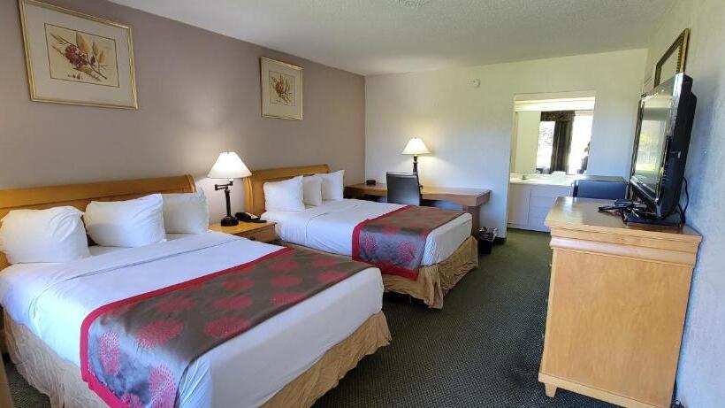 هتل Ramada By Wyndham & Suites Warner Robins