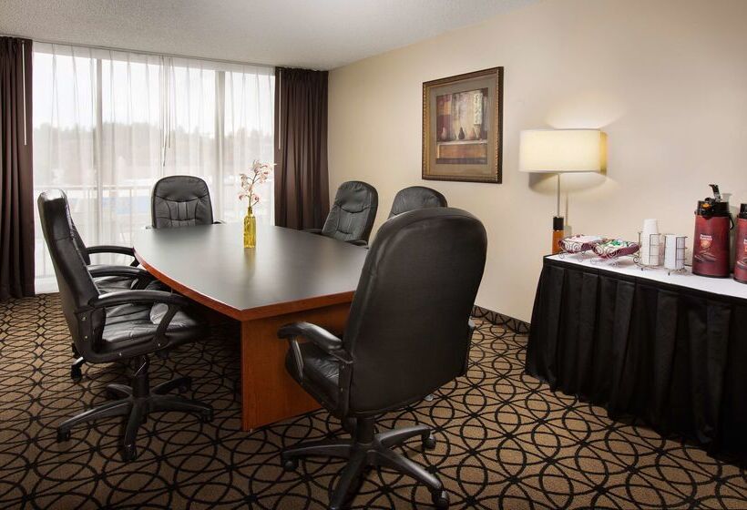 בית מלון כפרי Red Lion Inn & Suites Olympia, Governor