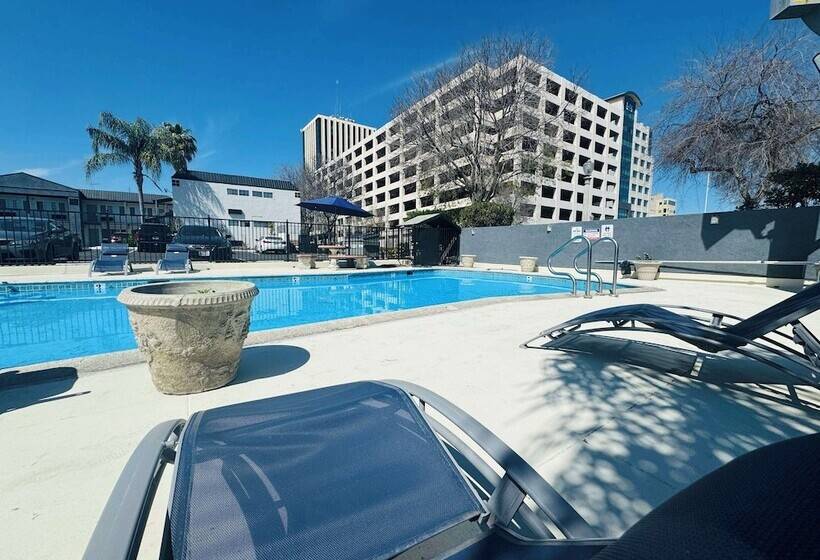 هتل Surestay By Best Western Fresno Central