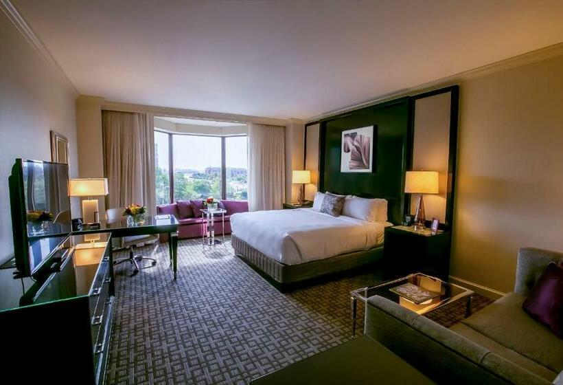 هتل The Royal Sonesta Harbor Court Baltimore