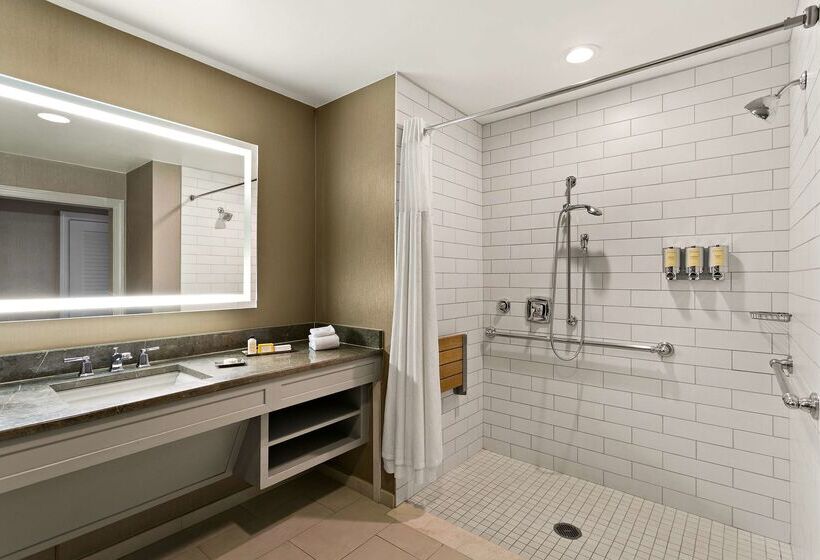 هتل The Royal Sonesta Harbor Court Baltimore