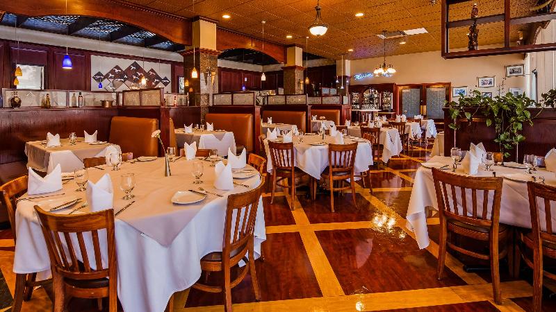 The Rushmore Hotel & Suites; Bw Premier Collection