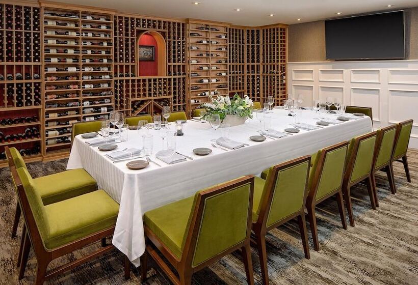 هتل The Westin Governor Morris, Morristown