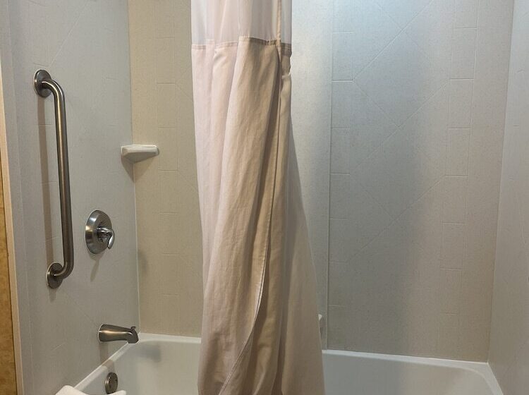 هتل Spark By Hilton Colorado Springs I 25 Central