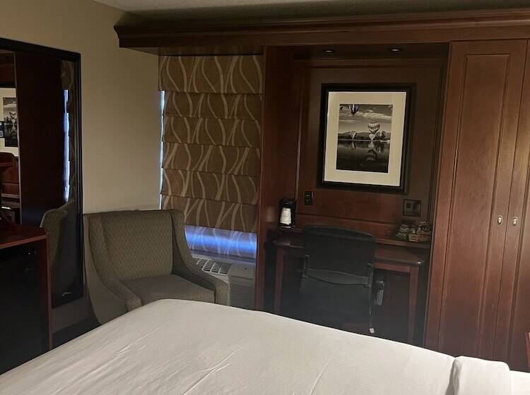 هتل Spark By Hilton Colorado Springs I 25 Central