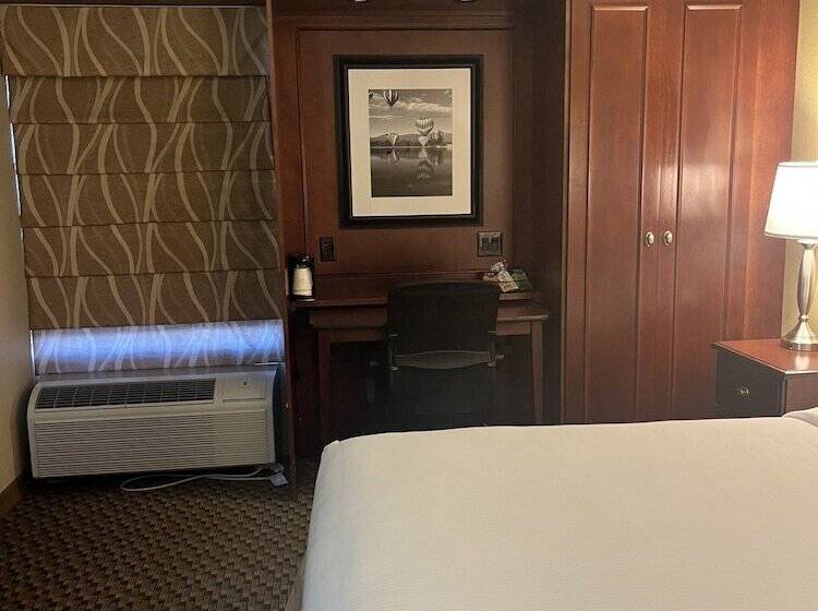 هتل Spark By Hilton Colorado Springs I 25 Central
