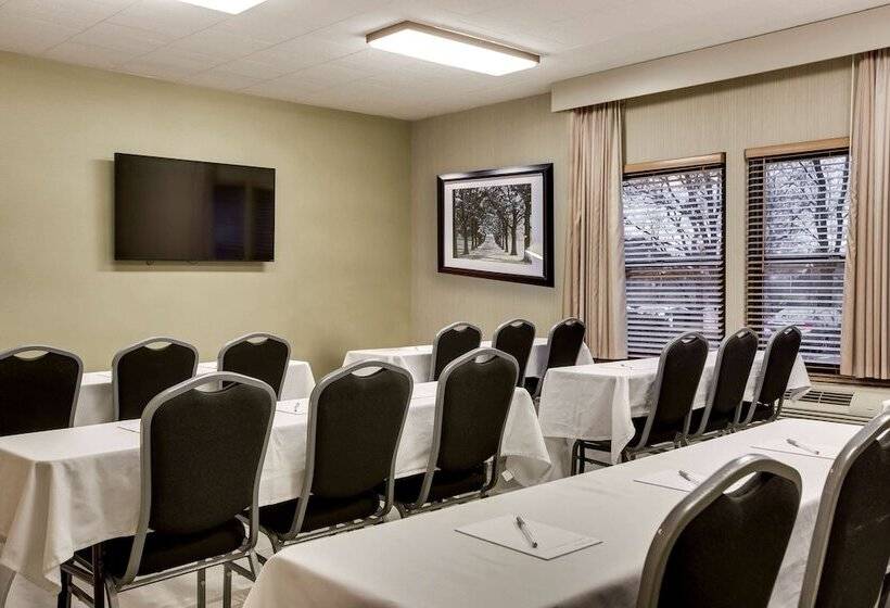 בית מלון כפרי Wingate By Wyndham Cranberry