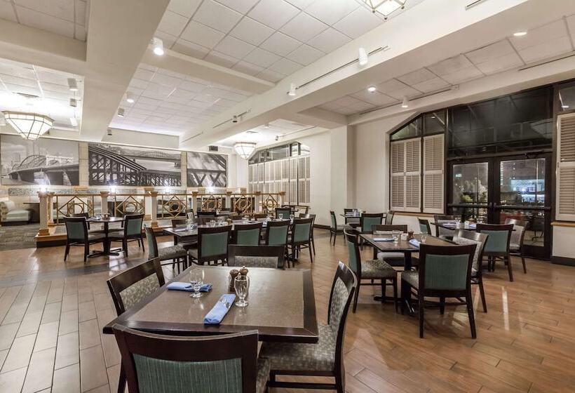 ホテル Courtyard By Marriott Pittsburgh University Center