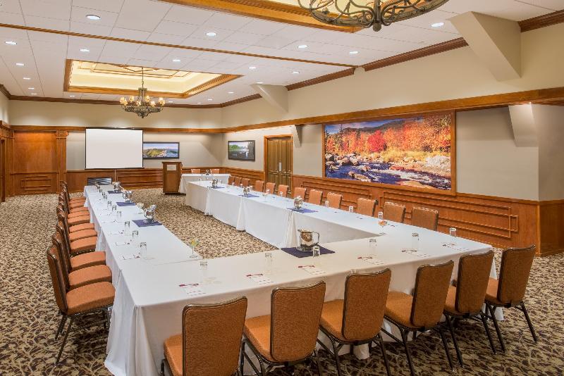 منتجع Crowne Plaza Lake Placid, An Ihg