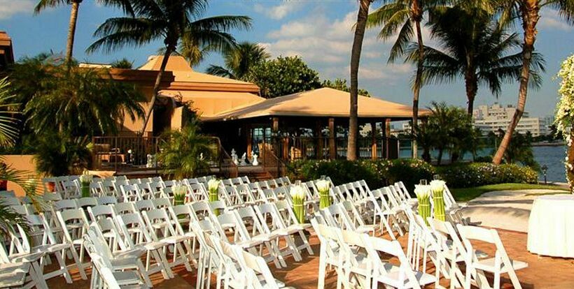 منتجع Palmeiras Beach Club At Grove Isle