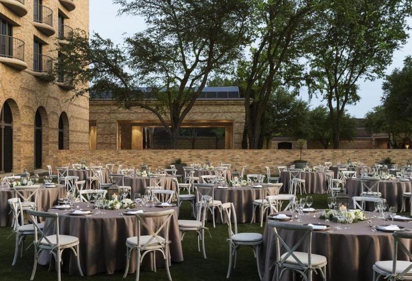 استراحتگاه The Ritz Carlton Dallas, Las Colinas