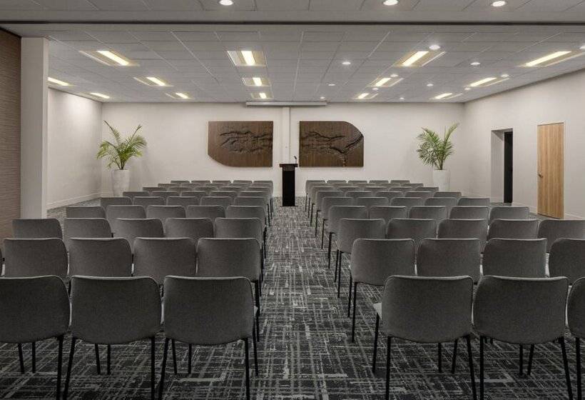 AC Hotel by Marriott Portland Lake Oswego