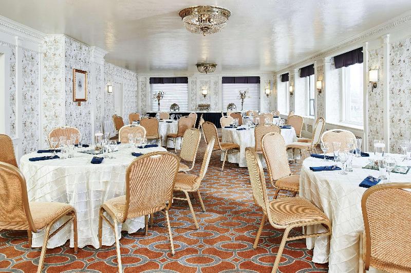 هتل Alex Johnson Rapid City Curio Collection By Hilton
