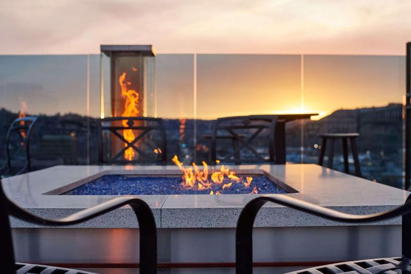 هتل Alex Johnson Rapid City Curio Collection By Hilton