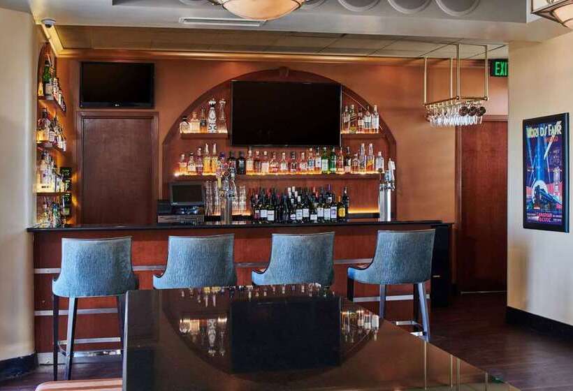 هتل Alex Johnson Rapid City Curio Collection By Hilton