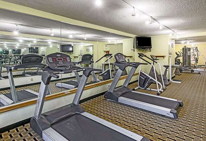 فندق Clarion Inn Columbia Airport