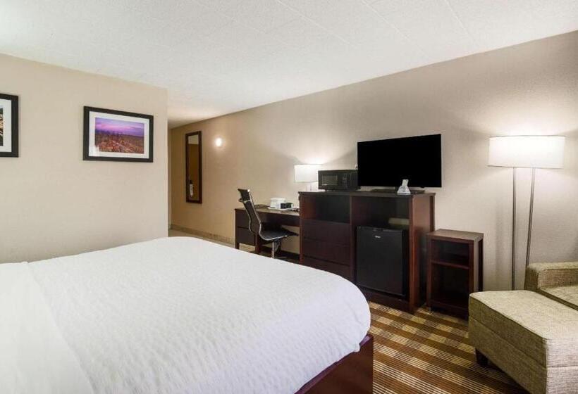 ホテル Pocono Inn & Banquet   Stroudsburg