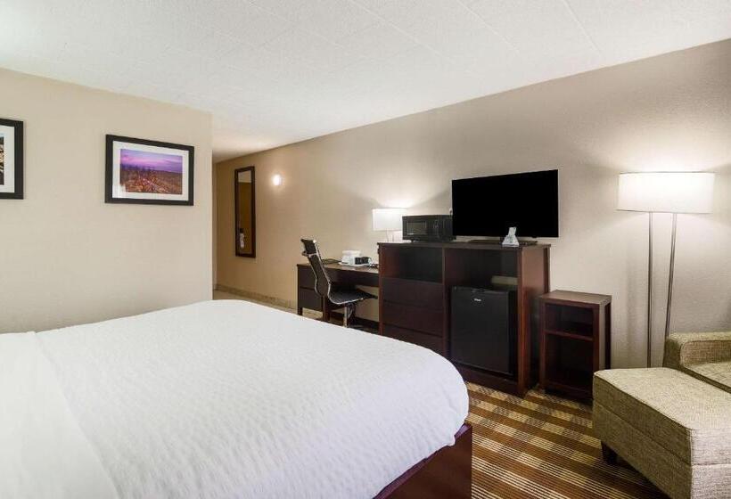 ホテル Pocono Inn & Banquet   Stroudsburg