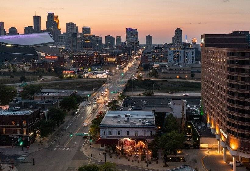 هتل Courtyard By Marriott Minneapolis Downtown