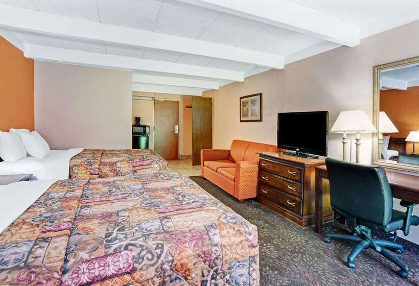 هتل Days Inn By Wyndham Ann Arbor
