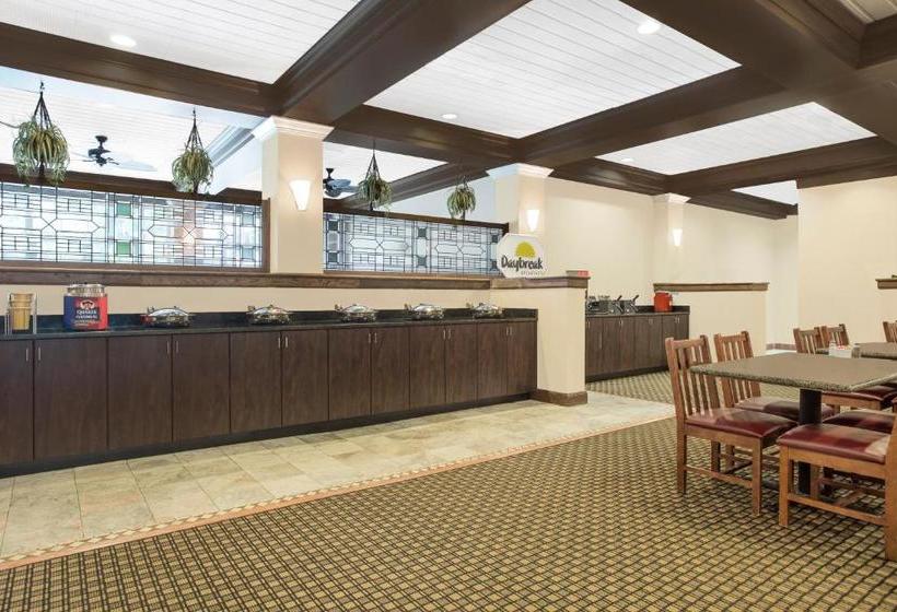 هتل Days Inn By Wyndham Asheville/mall