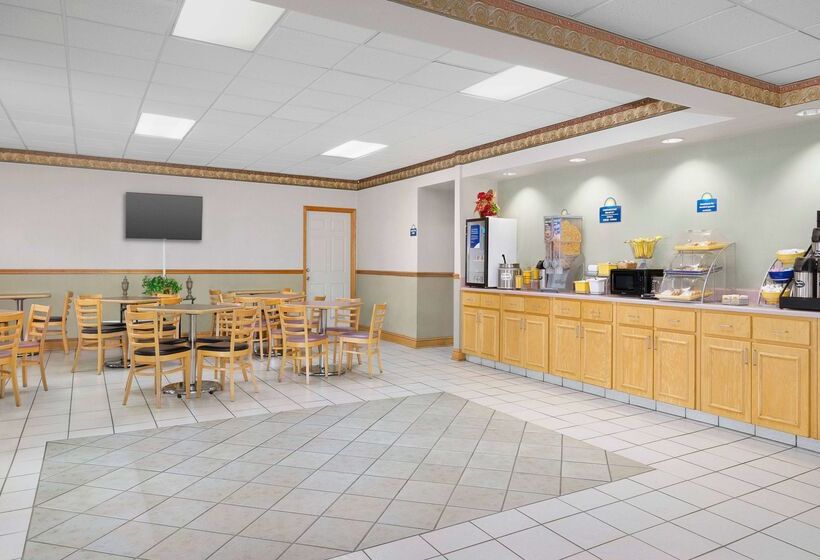 בית מלון כפרי Days Inn By Wyndham Lake City I 75