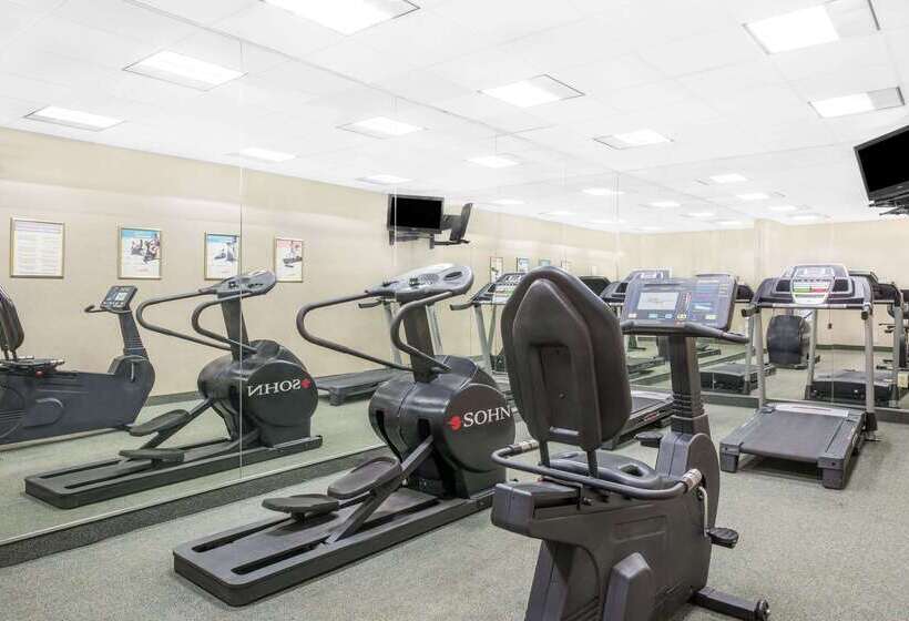 酒店 Days Inn & Suites By Wyndham York