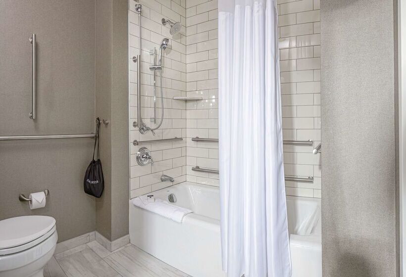호텔 Doubletree By Hilton Boston Rockland