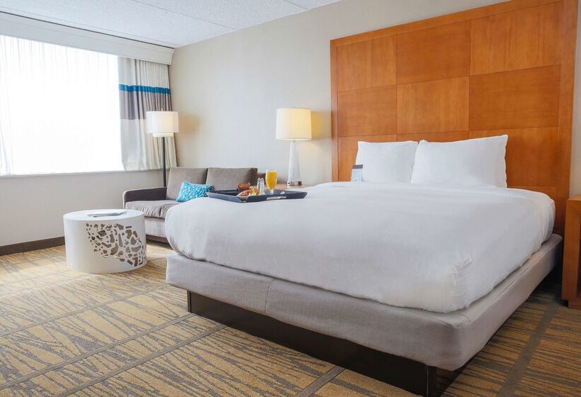 هتل Doubletree By Hilton Rochester