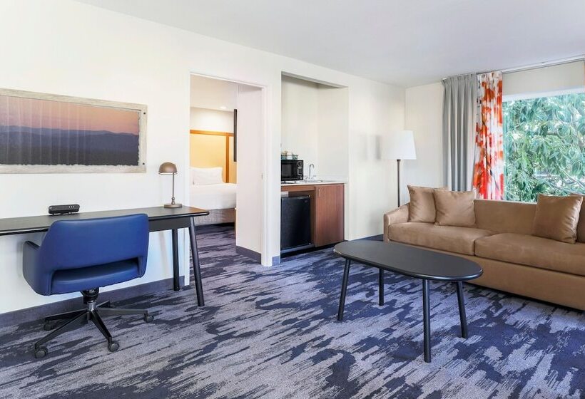 בית מלון כפרי Fairfield Inn And Suites By Marriott San Jose Airport