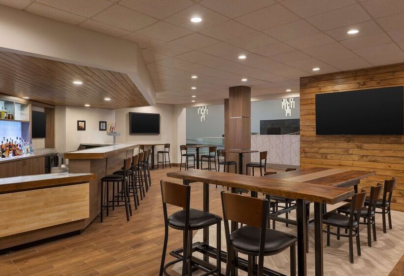 هتل Doubletree By Hilton Fort Worth South