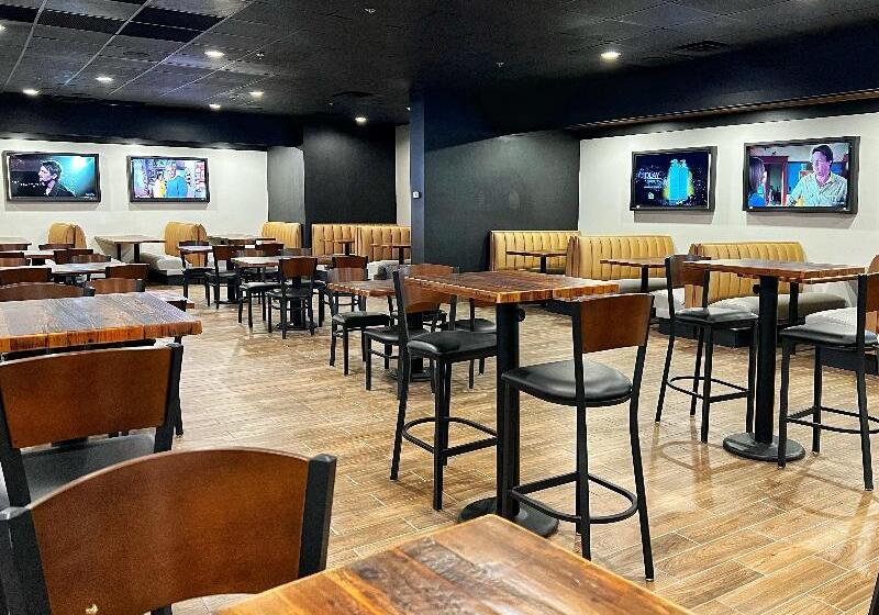 هتل Doubletree By Hilton Fort Worth South