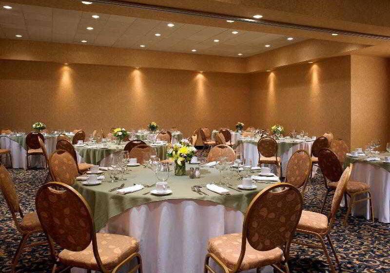 ホテル Four Points By Sheraton Tucson Airport