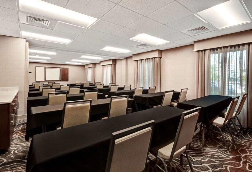 هتل Hampton Inn & Suites Alexandria Old Town Area South