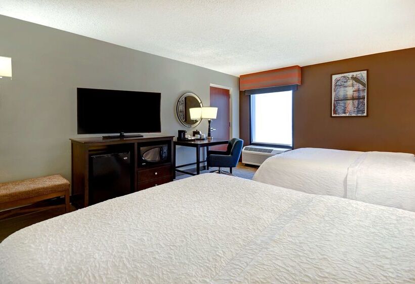 هتل Hampton Inn & Suites Alexandria Old Town Area South