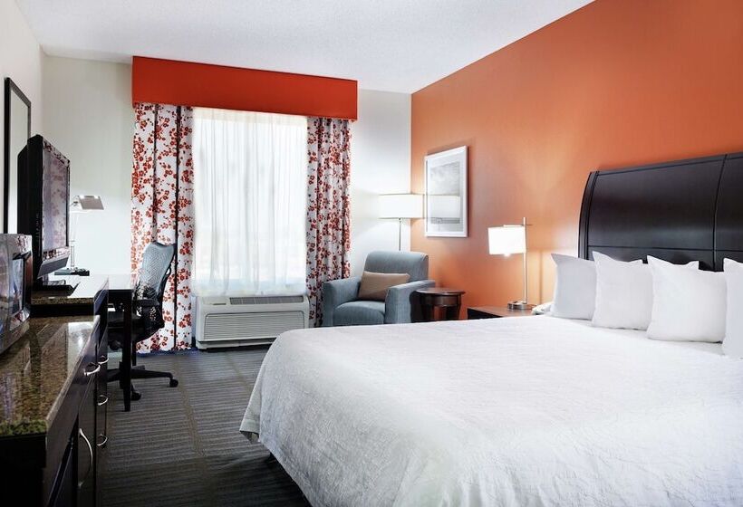 هتل Hilton Garden Inn Springfield, Il