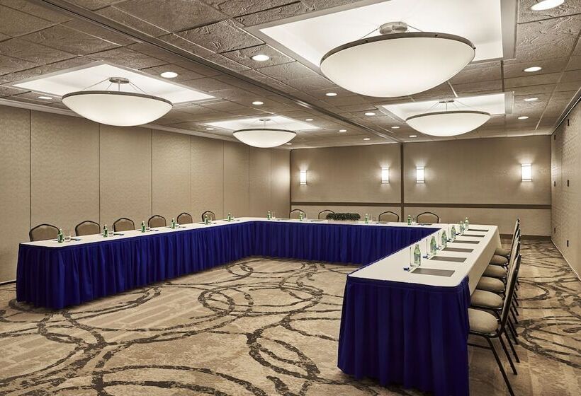 هتل Holiday Inn Alexandria At Carlyle, An Ihg