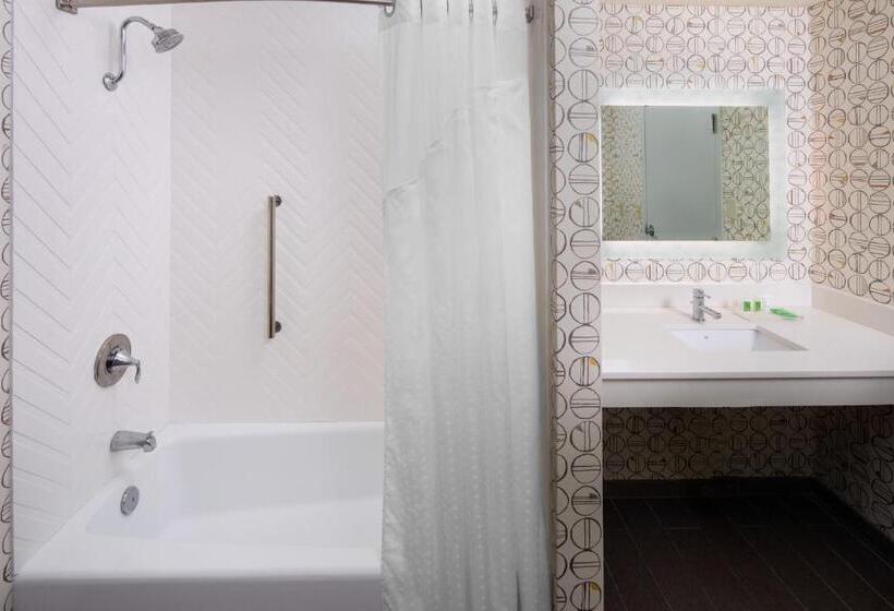 هتل Holiday Inn Charlottesville Monticello, An Ihg