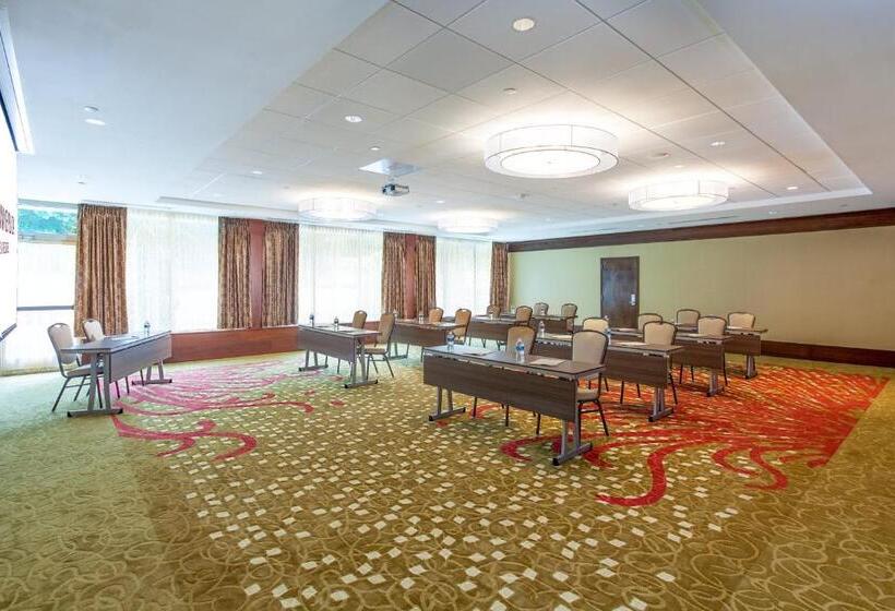 هتل Holiday Inn Charlottesville Monticello, An Ihg